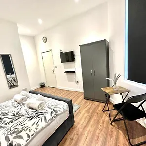 https://suites-tw3.brighton-hotels-england.com