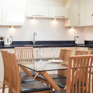 https://modern-apartment-in-the-city-centre-by-stadiums.cardiffhotelswales.com